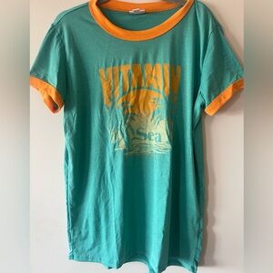 Like new graphic tee